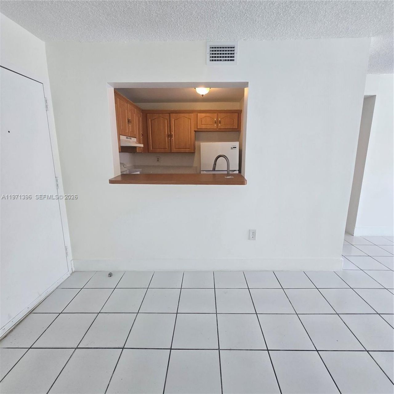 9678 Fontainebleau Blvd, Unit 111, Miami, FL 33172 Photo