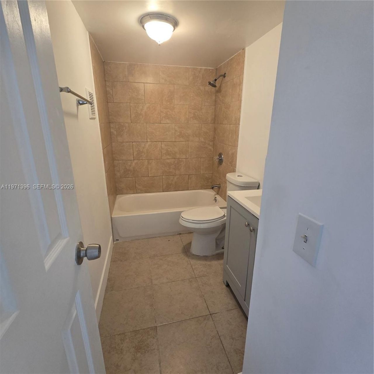 9678 Fontainebleau Blvd, Unit 111, Miami, FL 33172 Photo