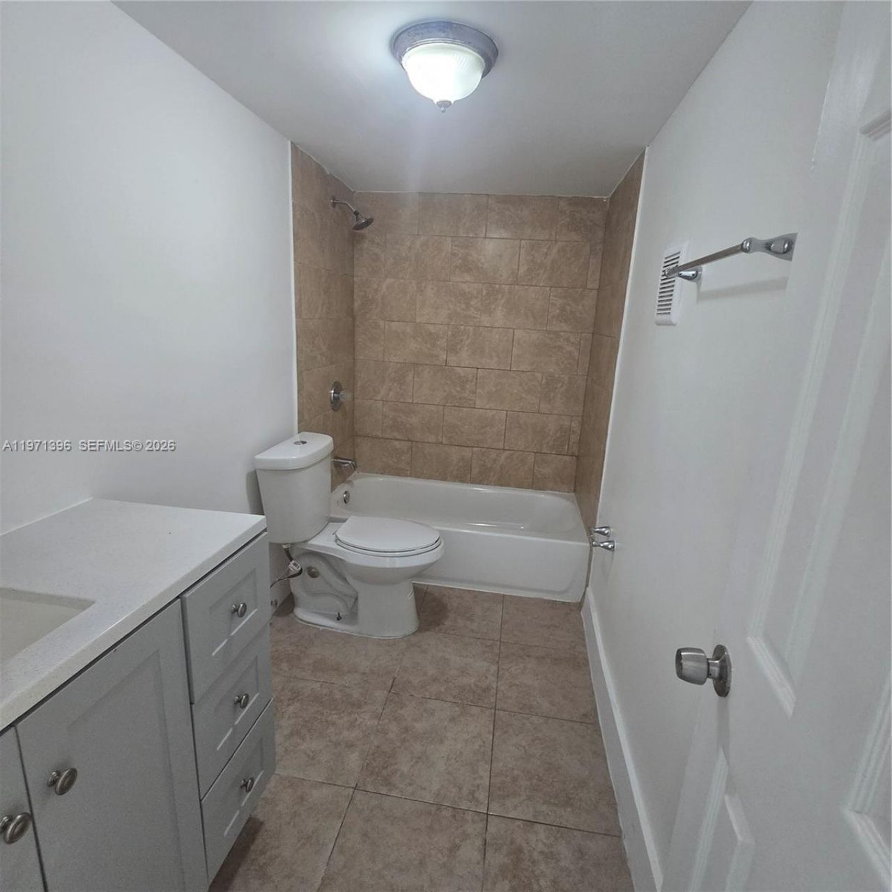 9678 Fontainebleau Blvd, Unit 111, Miami, FL 33172 Photo