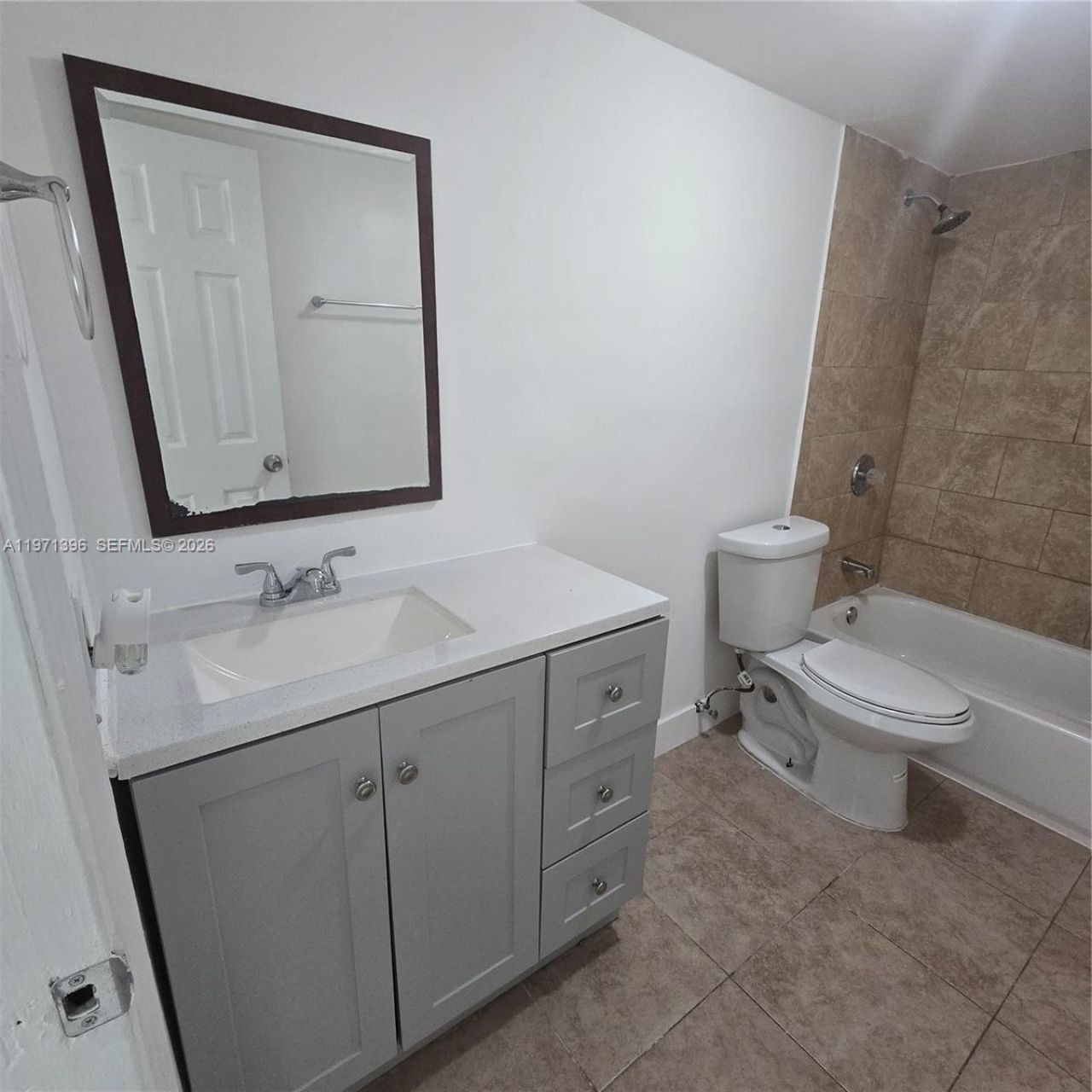 9678 Fontainebleau Blvd, Unit 111, Miami, FL 33172 Photo