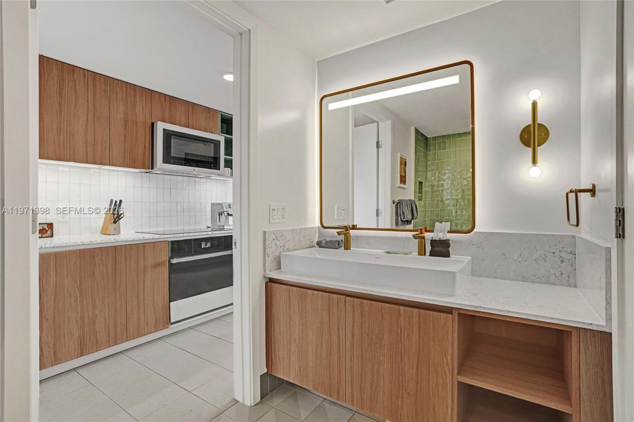 159 NE 6th St, Unit 3214, Miami, FL 33132 Photo