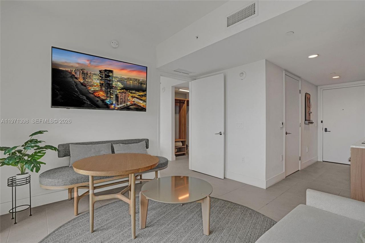 159 NE 6th St, Unit 3214, Miami, FL 33132 Photo