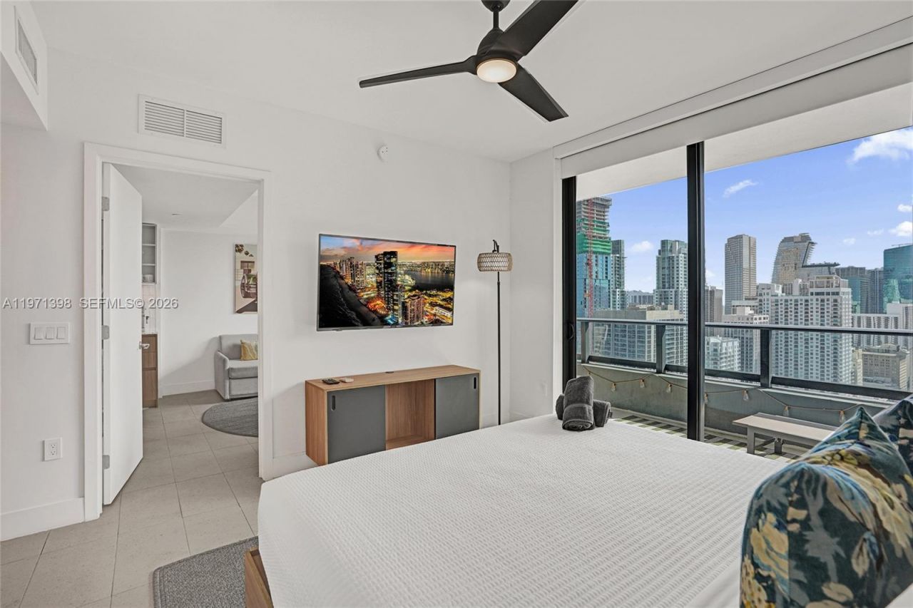 159 NE 6th St, Unit 3214, Miami, FL 33132 Photo