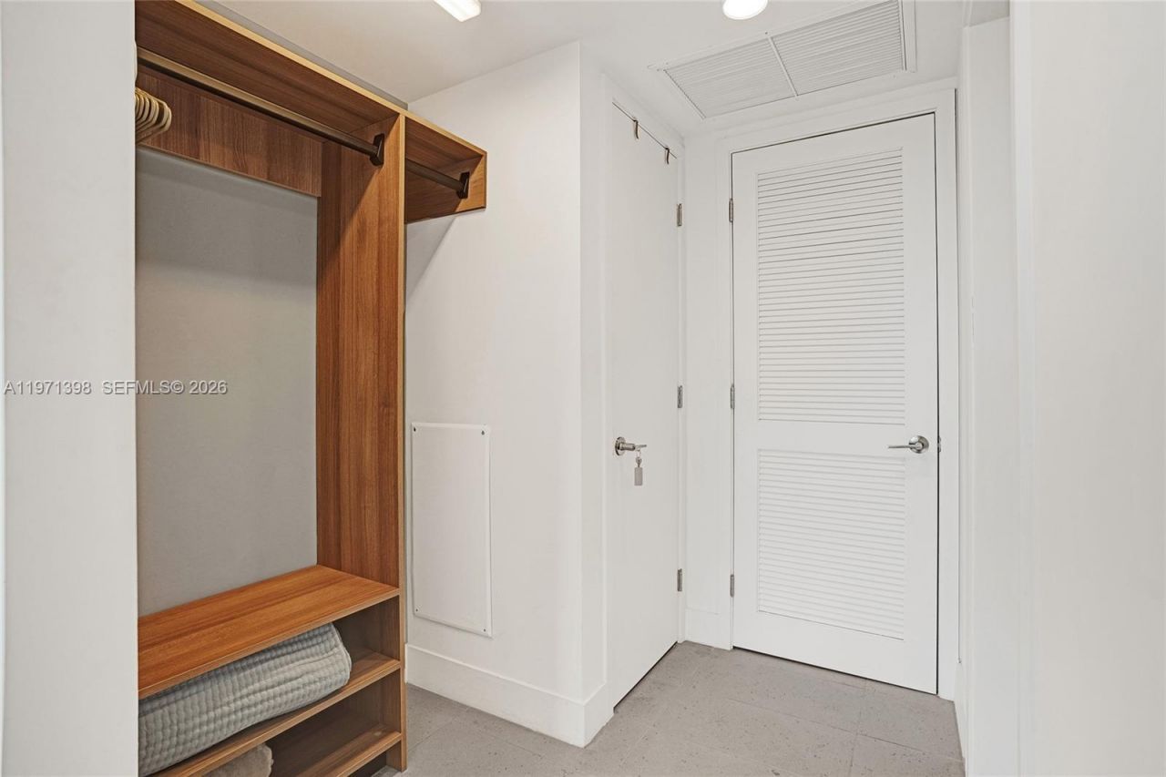 159 NE 6th St, Unit 3214, Miami, FL 33132 Photo