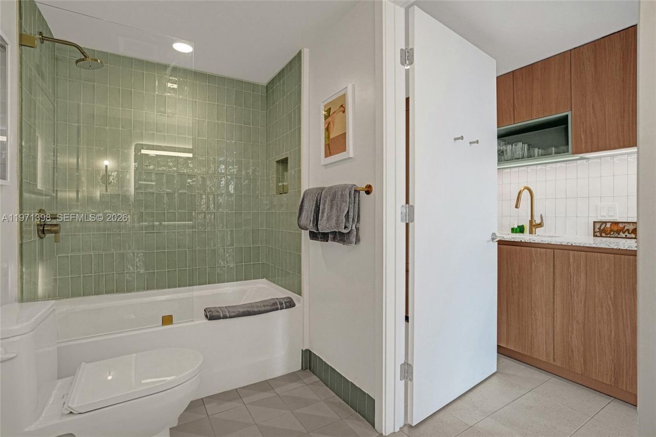 159 NE 6th St, Unit 3214, Miami, FL 33132 Photo