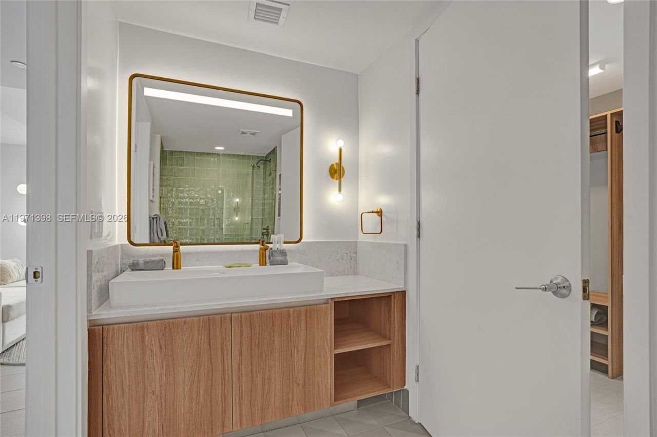 159 NE 6th St, Unit 3214, Miami, FL 33132 Photo