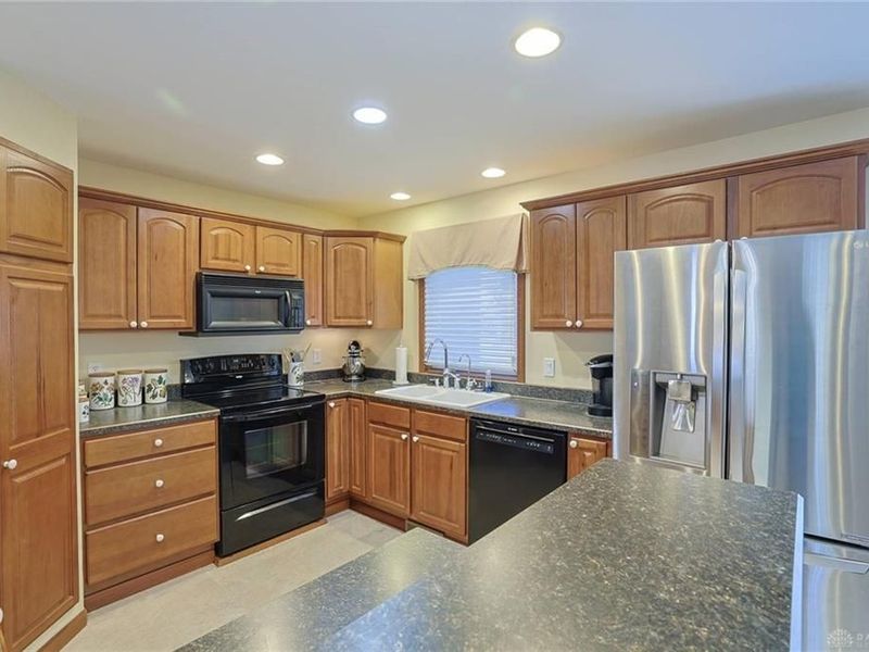 537 Cider Mill Way, Tipp City, OH 45371 Photo 6
