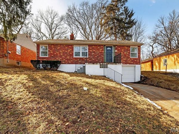 33 S Dellwood Avenue , St Louis, MO 63135