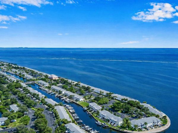 5245 COQUINA KEY DRIVE SE, Unit D, ST PETERSBURG, FL 33705