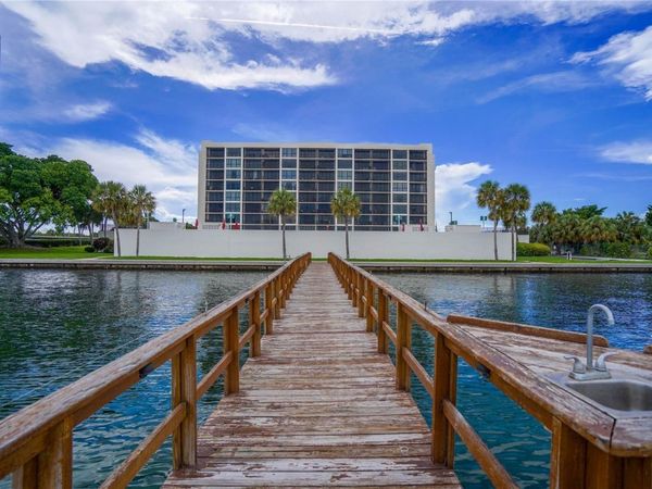 7100 SUNSHINE SKYWAY LANE S, Unit 201, ST PETERSBURG, FL 33711