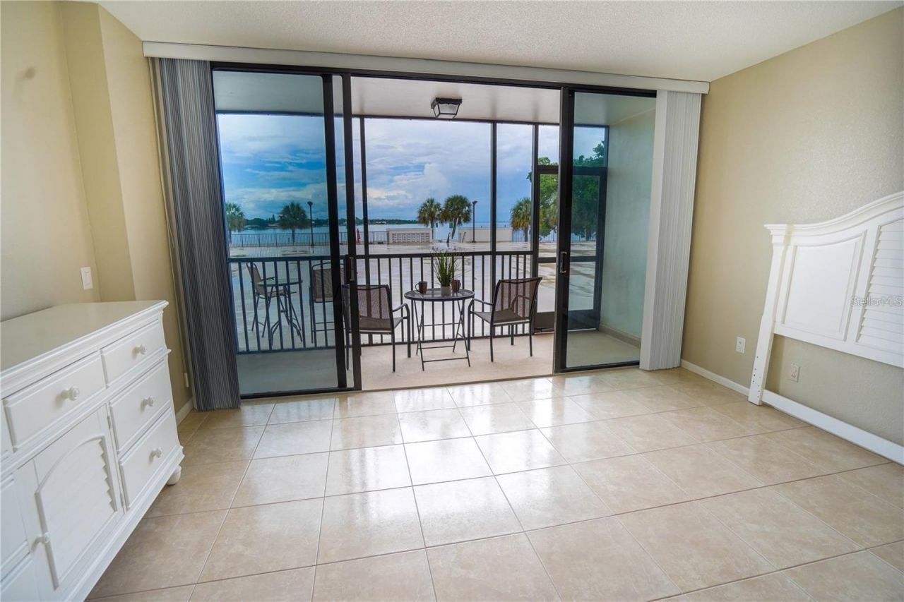 7100 Sunshine Skyway Lane S, Unit 201, Saint Petersburg, FL 33711 Photo