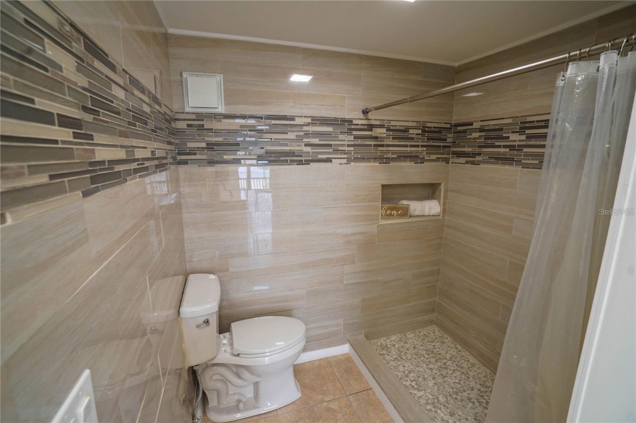 7100 Sunshine Skyway Lane S, Unit 201, Saint Petersburg, FL 33711 Photo