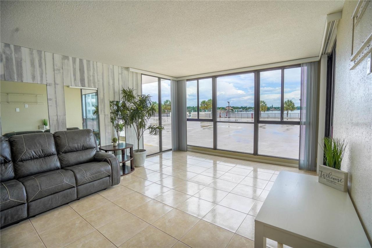 7100 Sunshine Skyway Lane S, Unit 201, Saint Petersburg, FL 33711 Photo