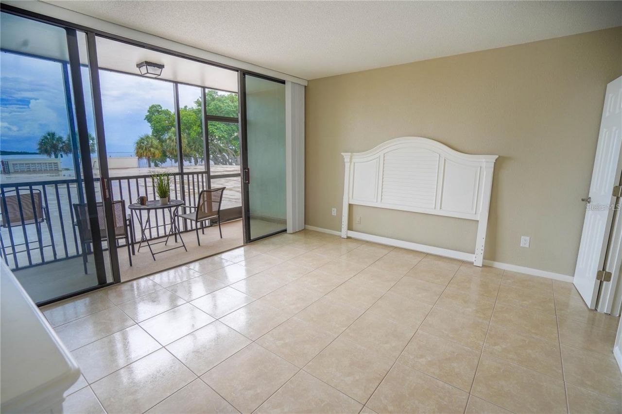 7100 Sunshine Skyway Lane S, Unit 201, Saint Petersburg, FL 33711 Photo