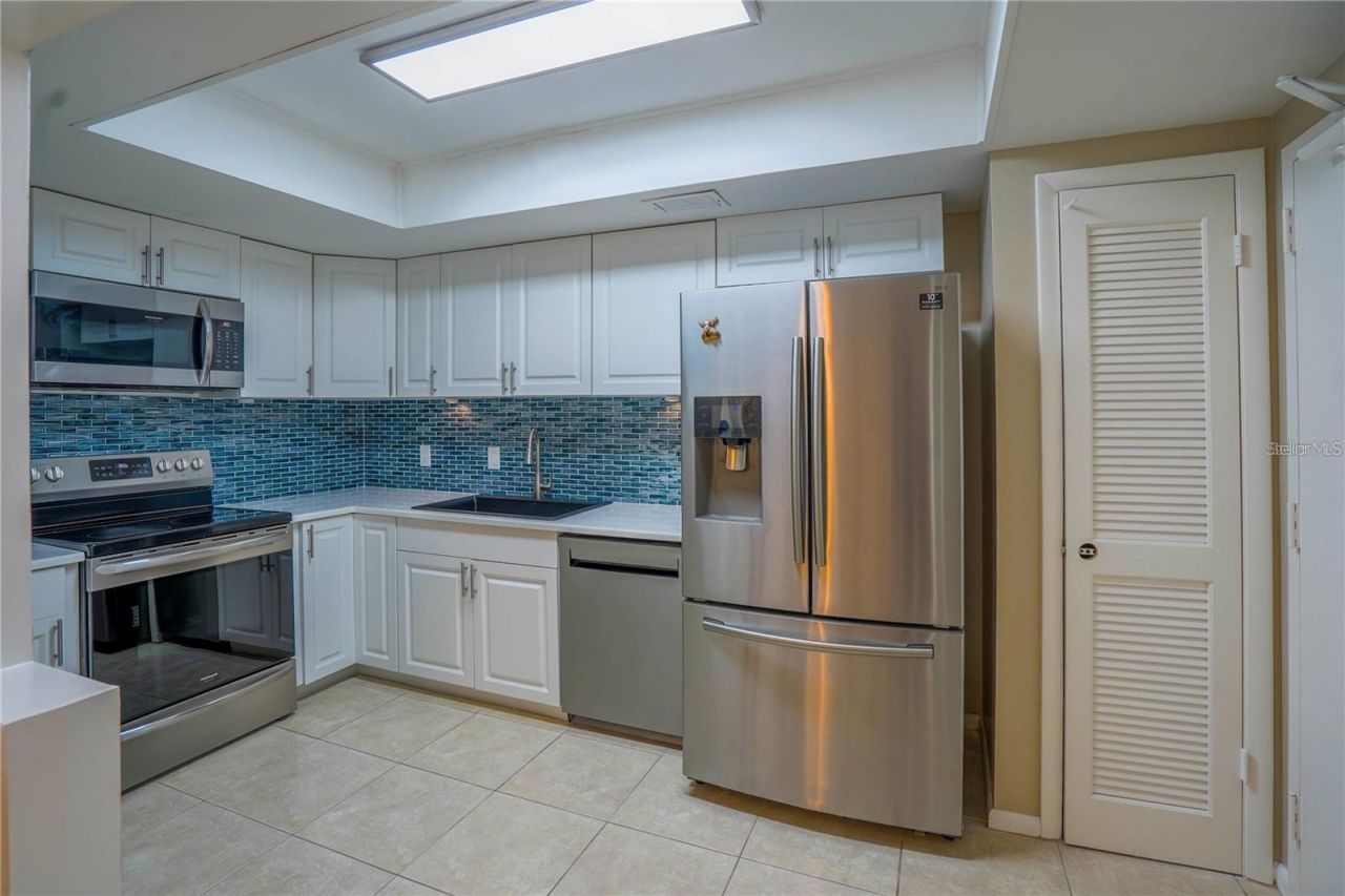 7100 Sunshine Skyway Lane S, Unit 201, Saint Petersburg, FL 33711 Photo