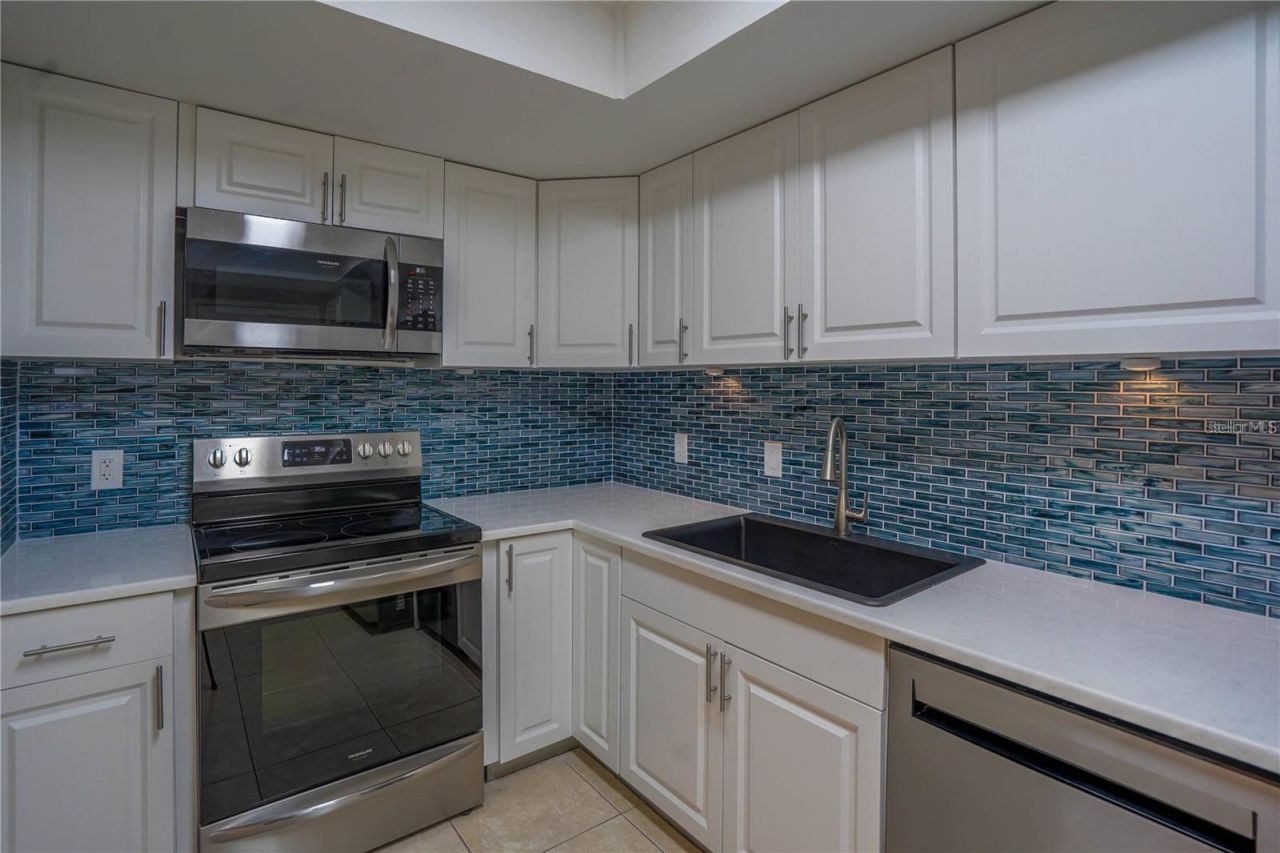 7100 Sunshine Skyway Lane S, Unit 201, Saint Petersburg, FL 33711 Photo