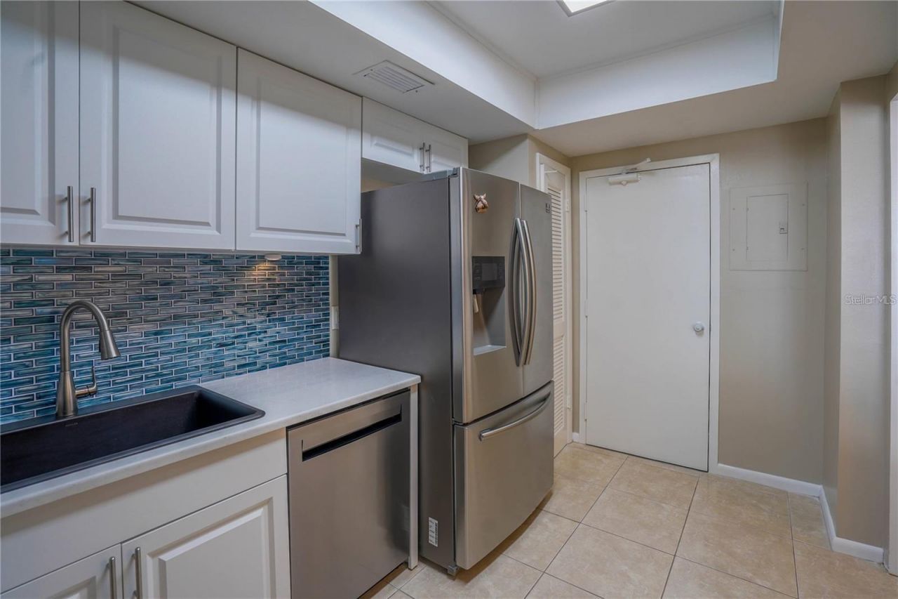 7100 Sunshine Skyway Lane S, Unit 201, Saint Petersburg, FL 33711 Photo