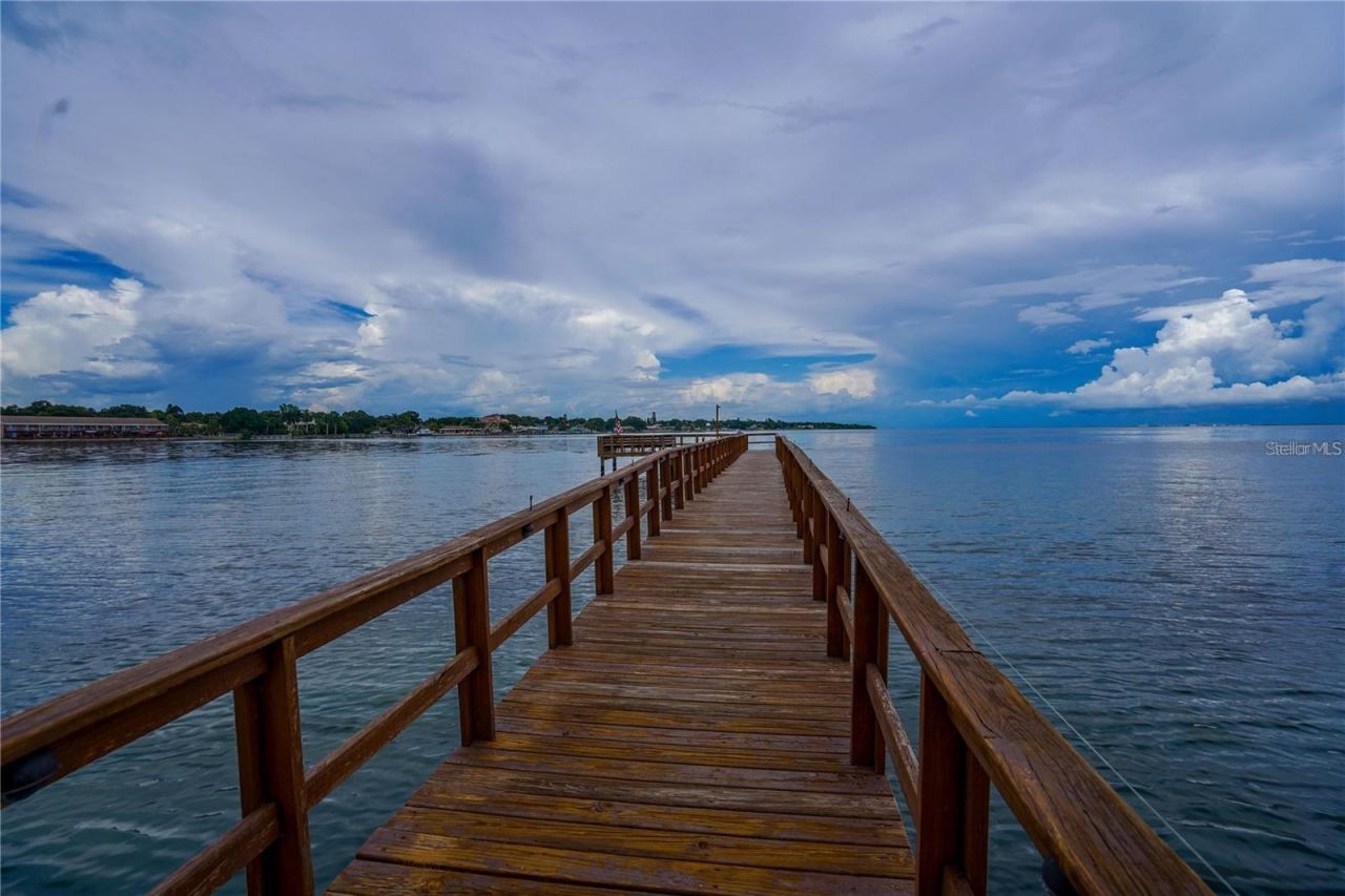 7100 Sunshine Skyway Lane S, Unit 201, Saint Petersburg, FL 33711 Photo