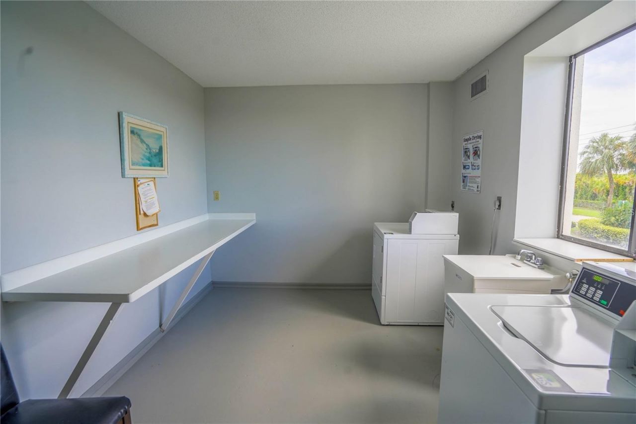 7100 Sunshine Skyway Lane S, Unit 201, Saint Petersburg, FL 33711 Photo