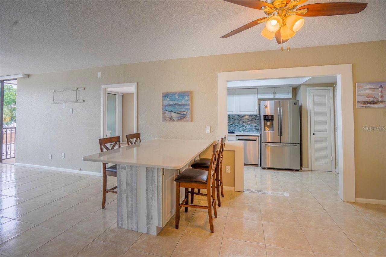 7100 Sunshine Skyway Lane S, Unit 201, Saint Petersburg, FL 33711 Photo