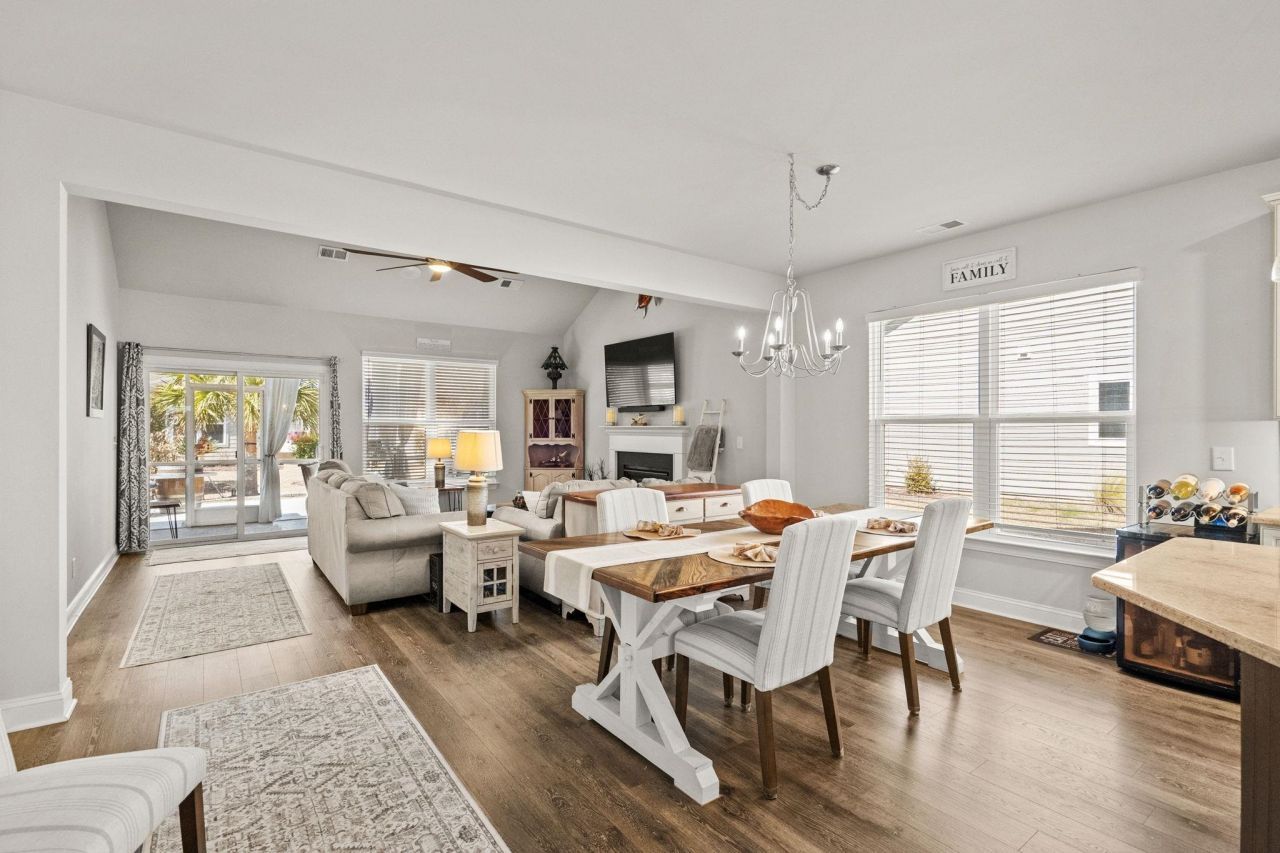 1828 Parish Way Photo 9