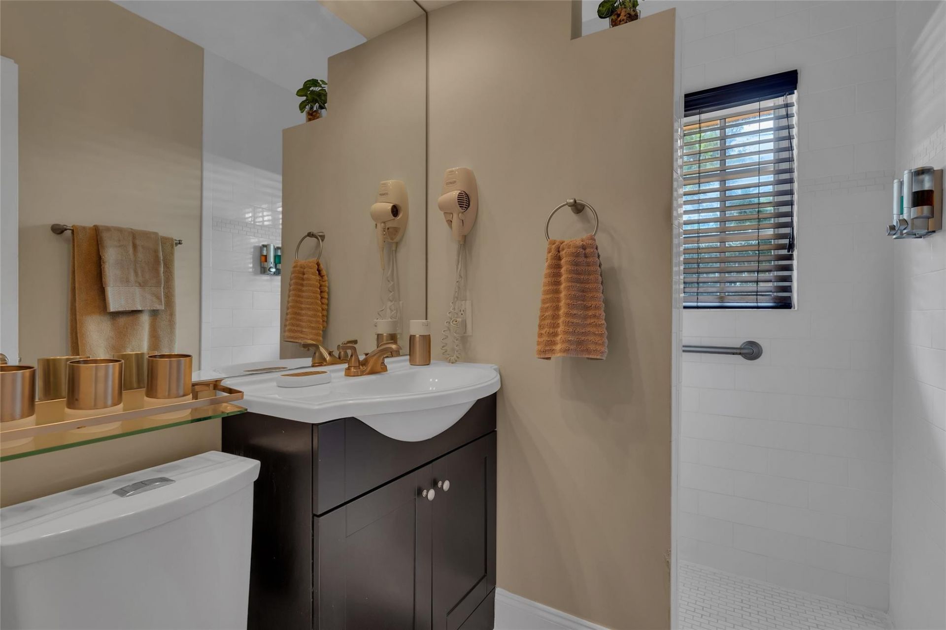 258 Basin Drive, Lauderdale by the Sea, FL 33308 Photo