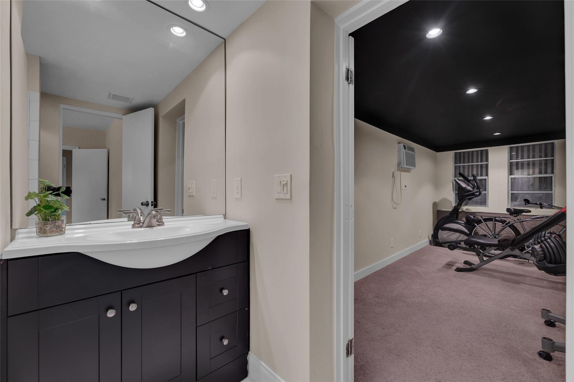 258 Basin Drive, Lauderdale by the Sea, FL 33308 Photo