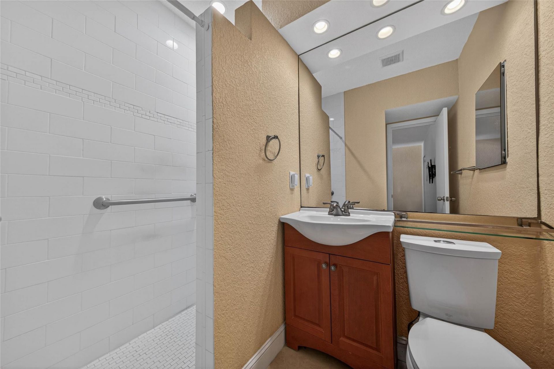 258 Basin Drive, Lauderdale by the Sea, FL 33308 Photo