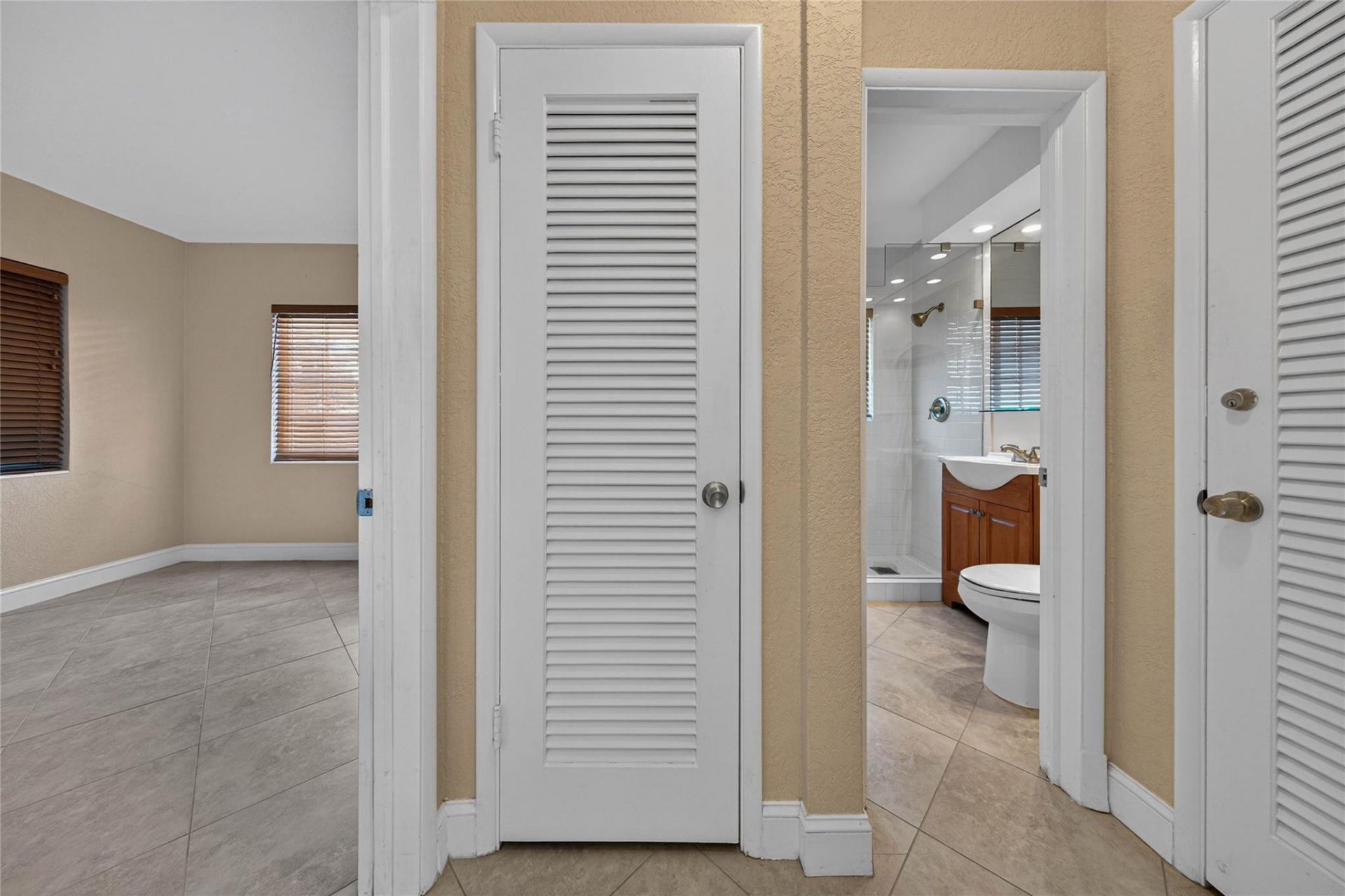 258 Basin Drive, Lauderdale by the Sea, FL 33308 Photo