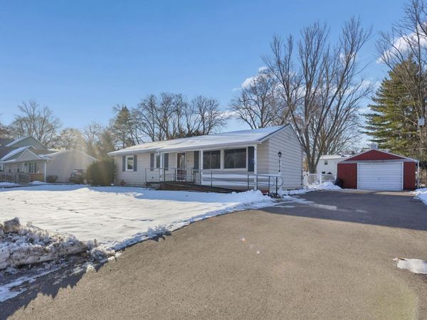 2174 County Road F E, White Bear Lake, MN 55110