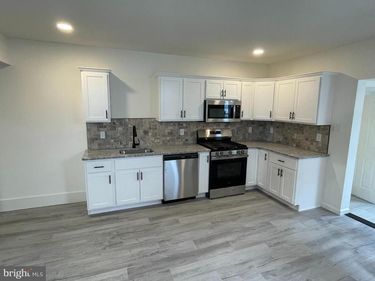 117 N ROBESON STREET, ROBESONIA, PA 19551