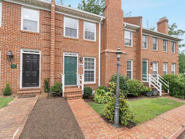 2752 HYDRAULIC RD, Charlottesville, VA 22901