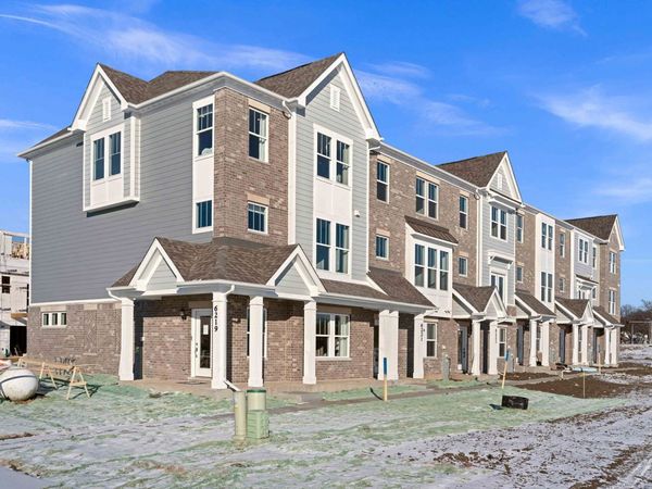 6219 Sandbelt Drive, Unit 38001, Woodridge, IL 60517