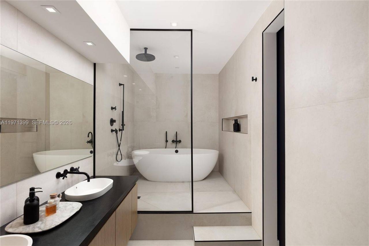 Please Call For Address, Unit PH2, Miami Beach, FL 33139 Photo