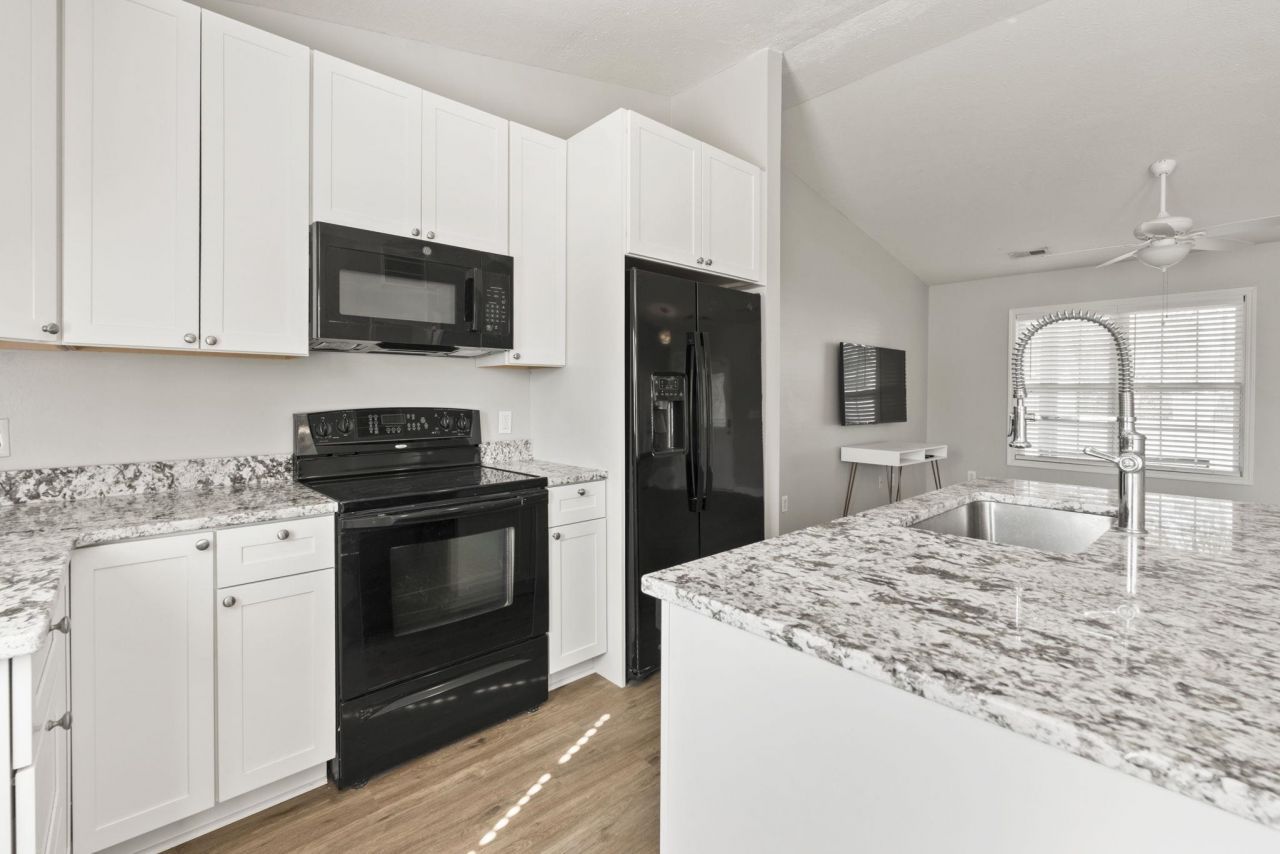 315 Kildare Ct.  Photo 8