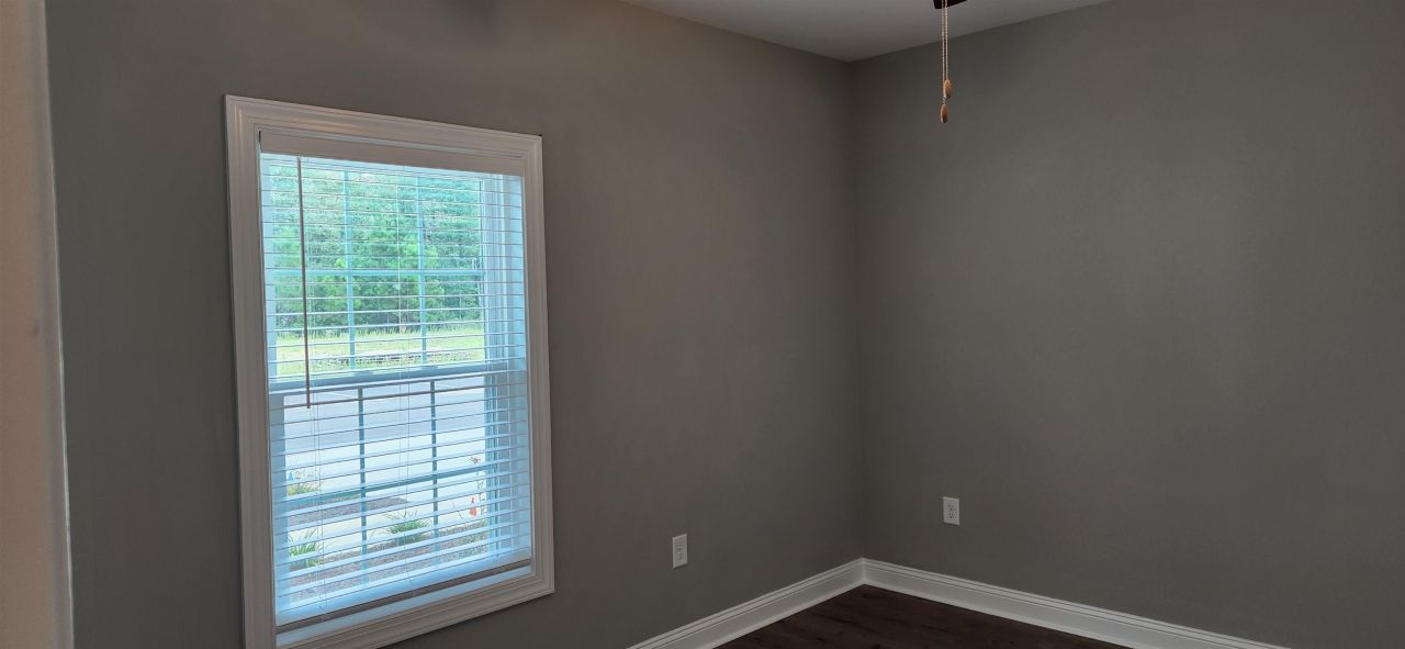 1144 Freeboard St. Photo 10