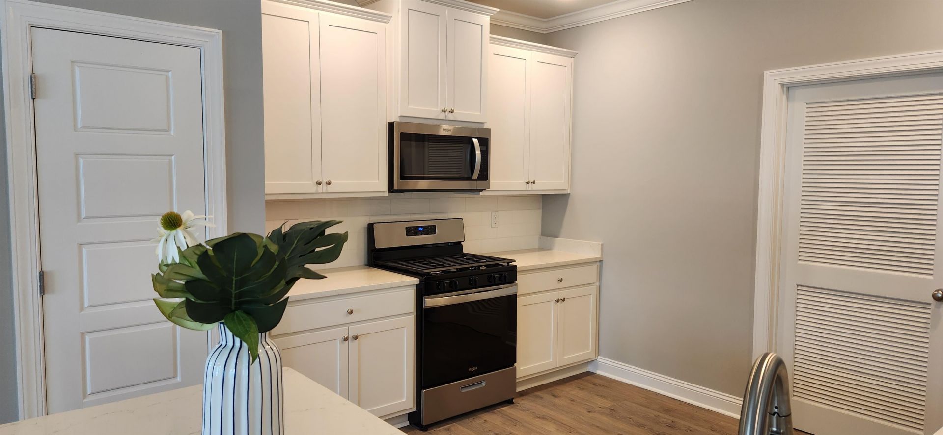 1144 Freeboard St. Photo 13