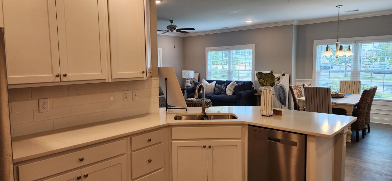 1144 Freeboard St. Photo 15