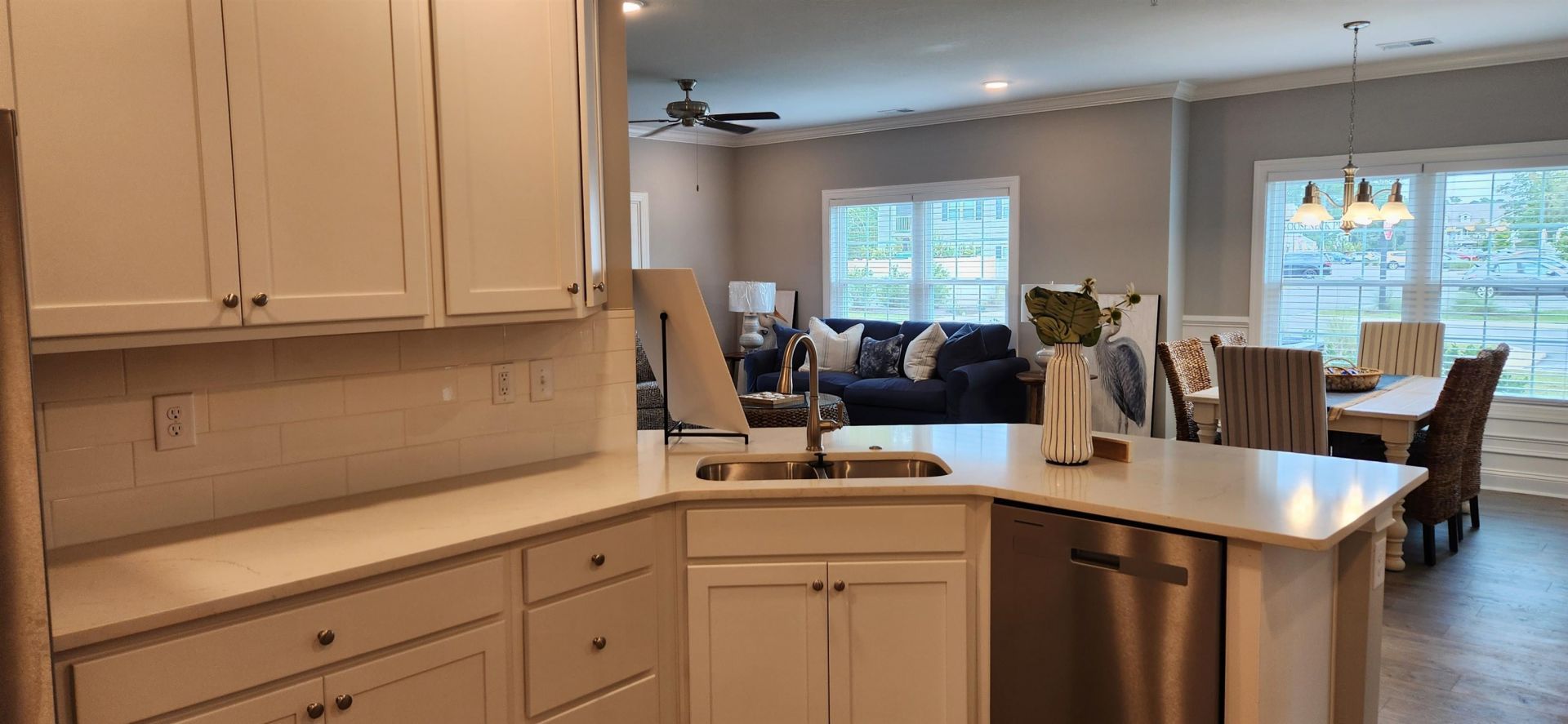 1144 Freeboard St. Photo 16