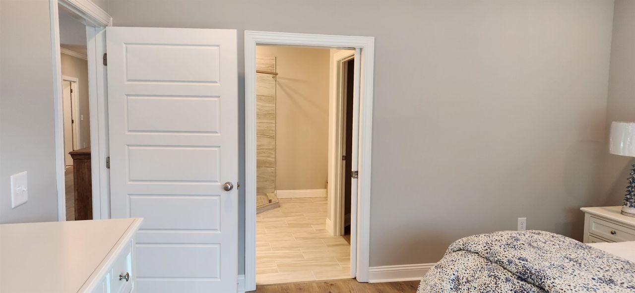 1144 Freeboard St. Photo 25