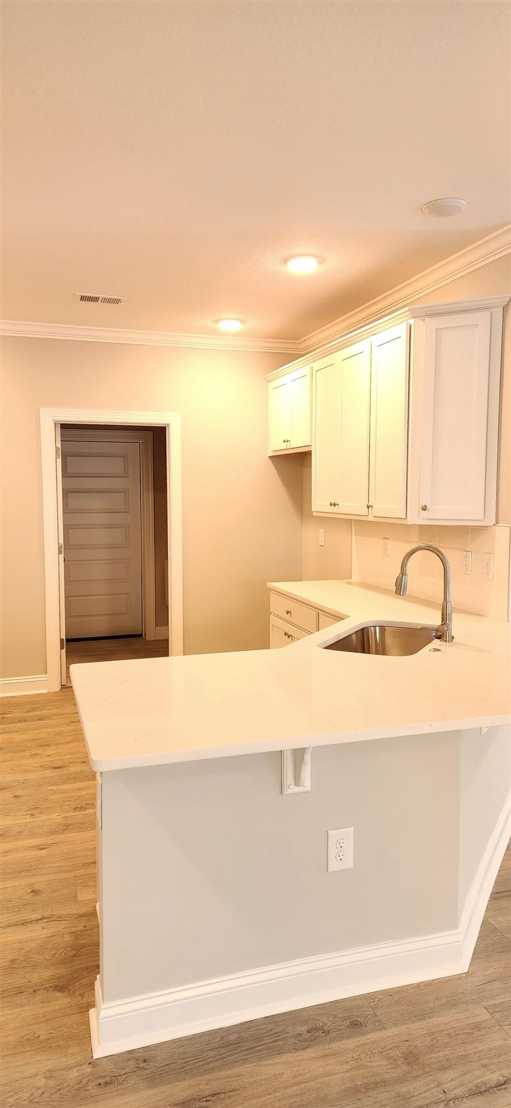 1144 Freeboard St. Photo 32