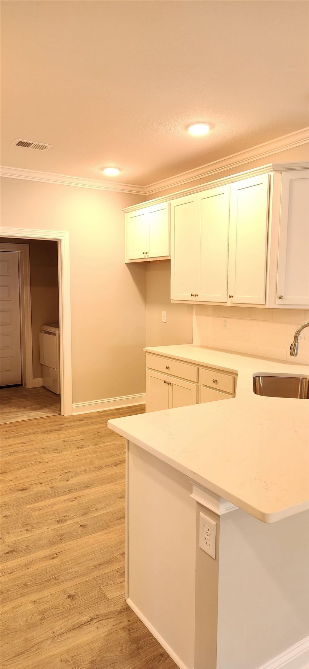 1144 Freeboard St. Photo 34