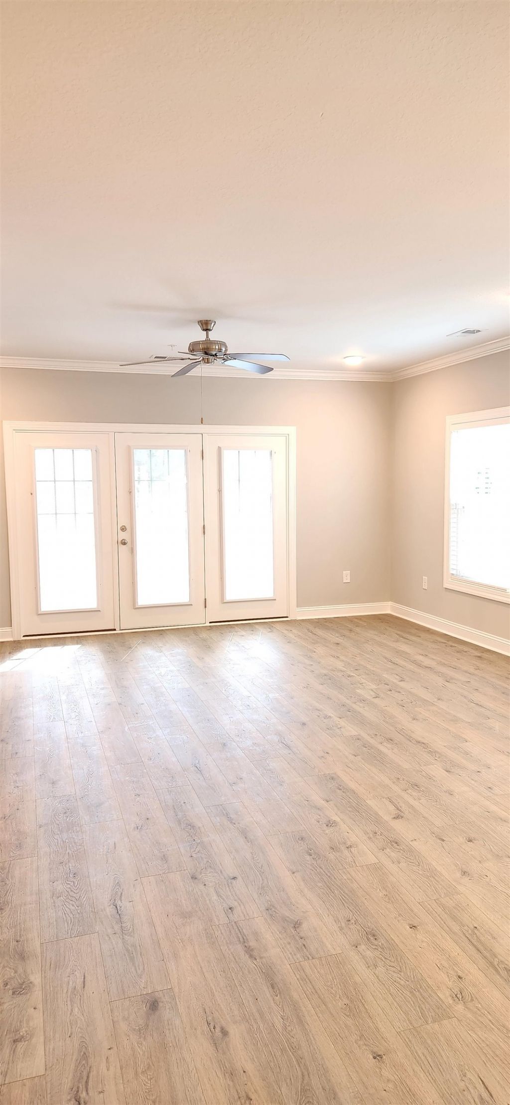 1144 Freeboard St. Photo 35