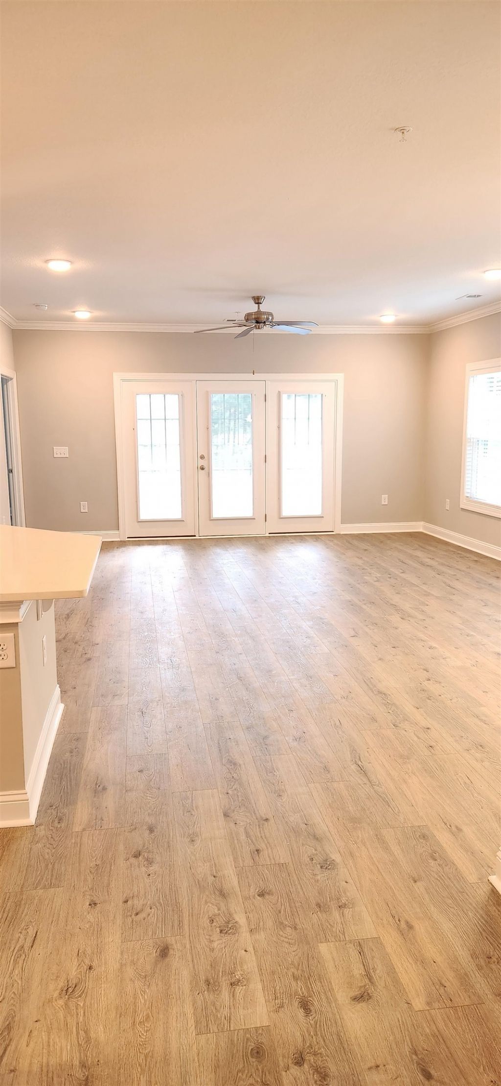 1144 Freeboard St. Photo 37