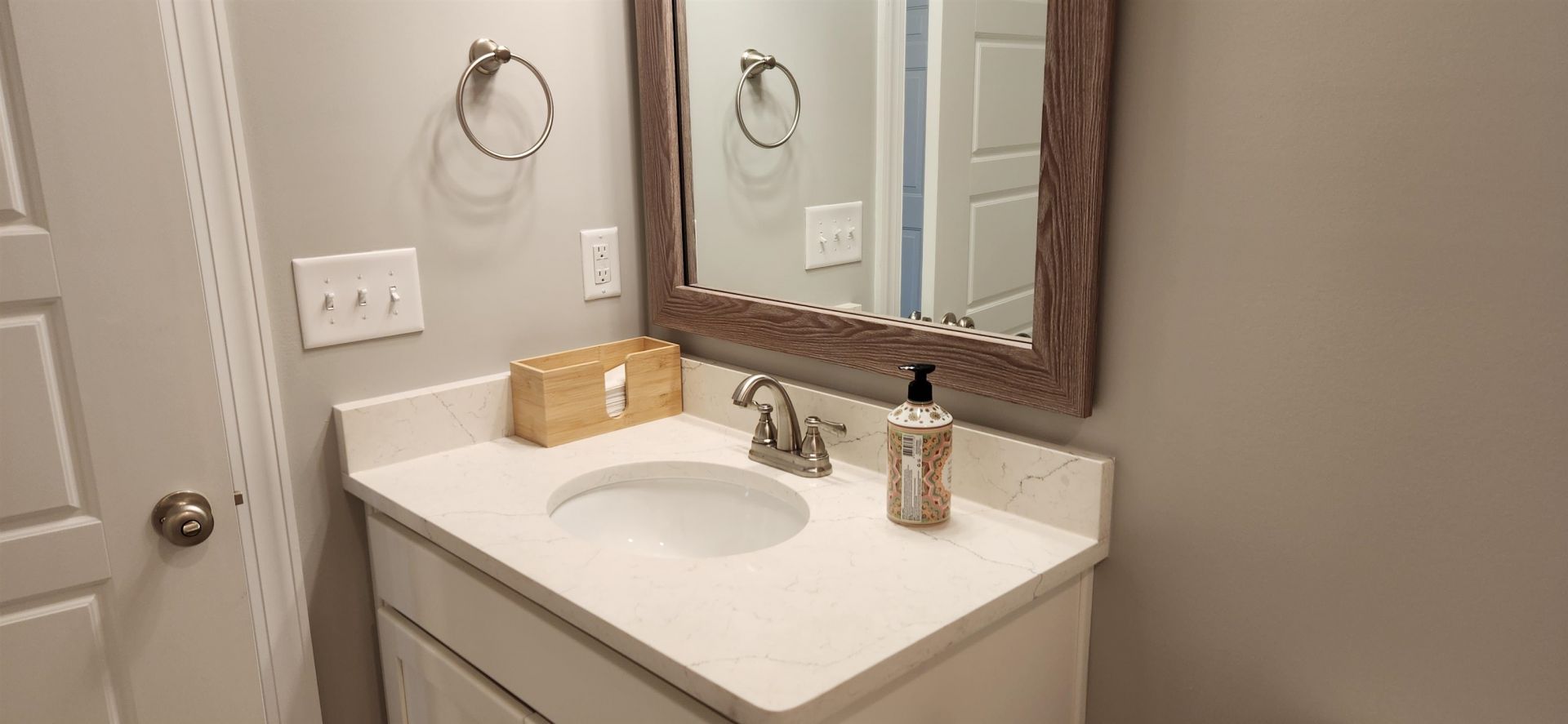 1144 Freeboard St. Photo 9