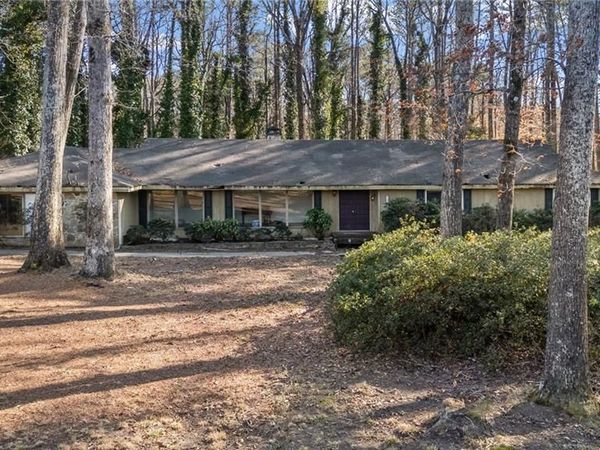 4055 Spalding Drive , Atlanta, GA 30350