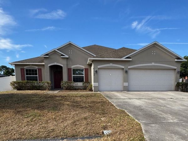 1322 SE Nancy Lane, Port St Lucie, FL 34983