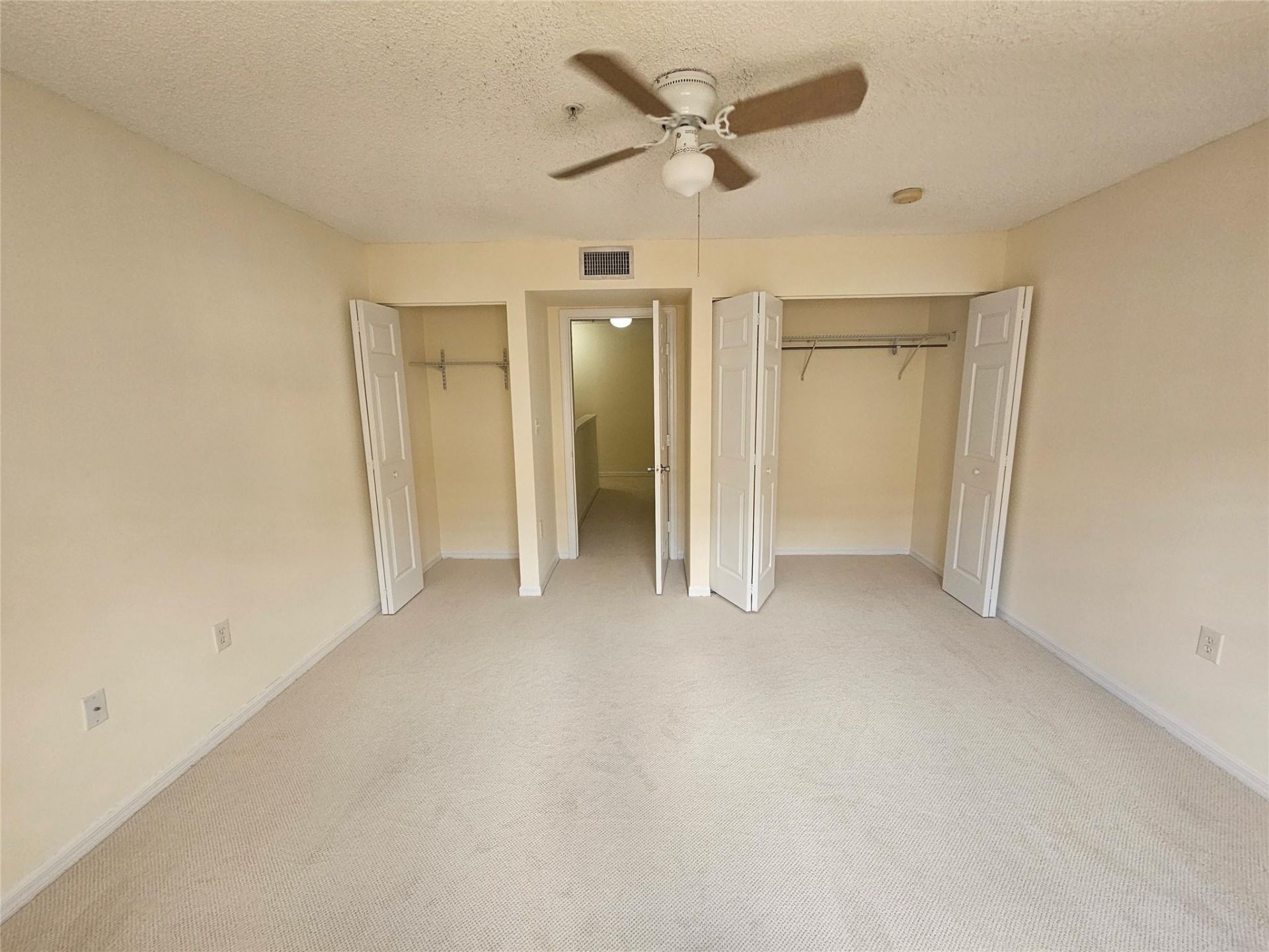 2961 NE 185th Street, Unit 1609, Miami, FL 33180 Photo