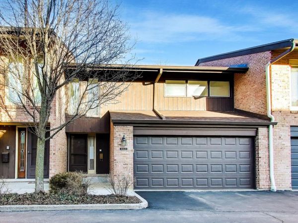 1836 Wildberry Drive, Unit B, Glenview, IL 60025