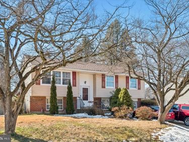 2441 WEIR ROAD, ASTON, PA 19014